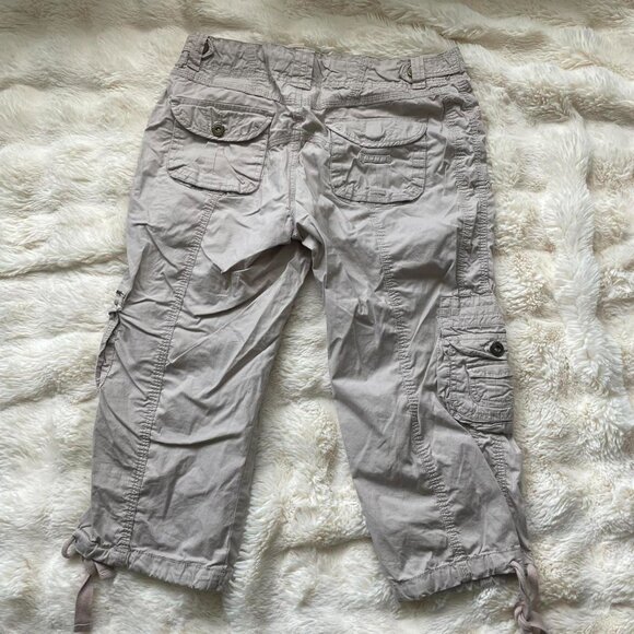 Beige Y2K Cargo Low-Rise Capris - Picture 4 of 5